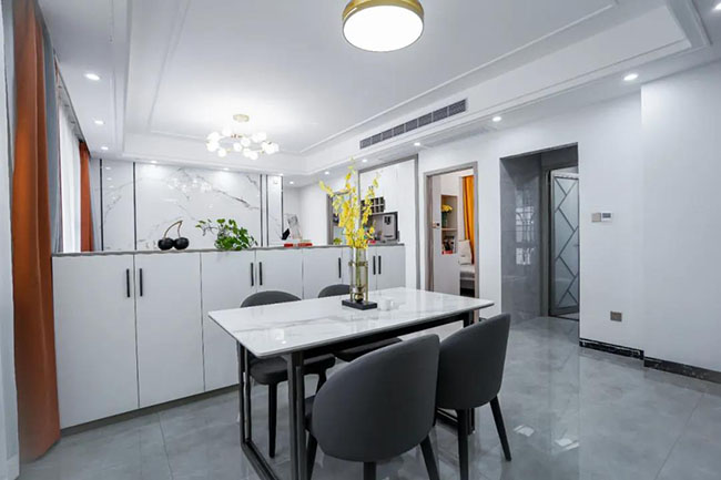 112㎡現代簡約，巧用配色締造環境格調，實用軟裝也能讓家庭美輪美奐